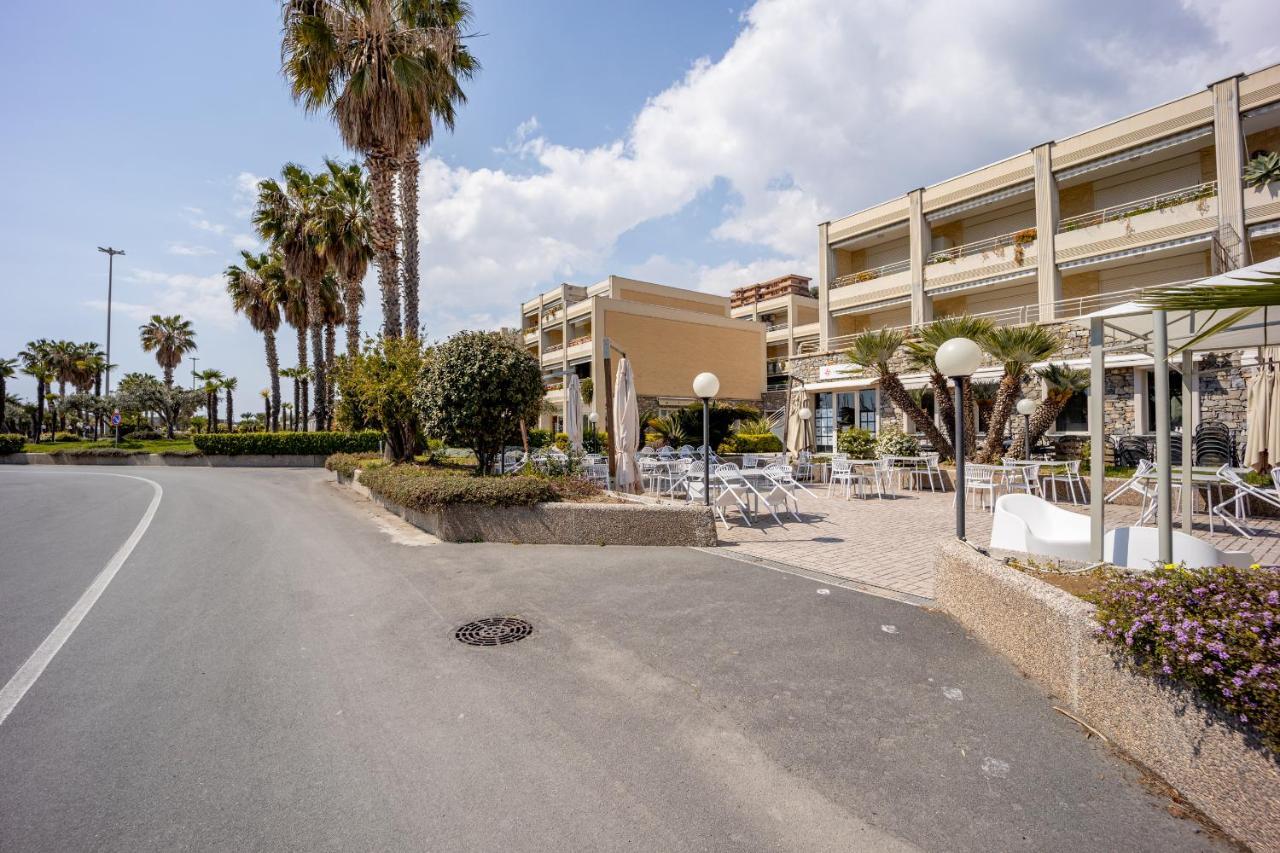 Aregai Marina Exclusive Seaside Apartments سانتو ستيفانو أل ماري المظهر الخارجي الصورة